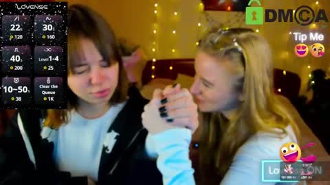 Snapshot of elinor_faith chatting on December 12, 12:55 pm elinor_faith online show from December 12, 12:55 pm