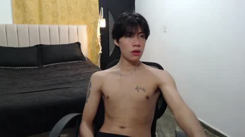 Snapshot of elio_collem chatting on February 20, 8:50 am ELIO online show from February 20, 8:50 am