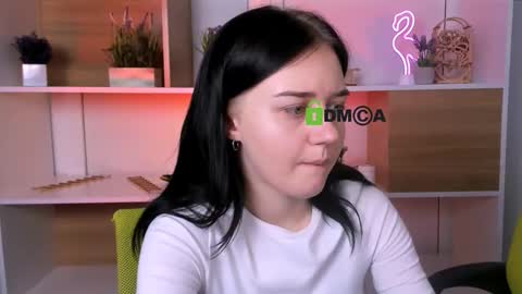 Snapshot of eliora_silk chatting on November 5, 11:21 am eliora_silk online show from November 5, 11:21 am