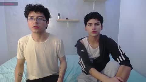 Snapshot of eliotkinky chatting on February 12, 2:34 pm Elio online show from February 12, 2:34 pm