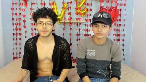Snapshot of eliotkinky chatting on February 17, 2:35 pm Elio online show from February 17, 2:35 pm