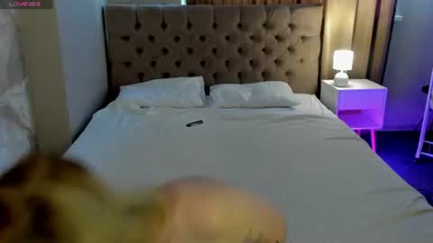 Snapshot of elira_vane chatting on July 6, 3:03 am Elira Vane online show from July 6, 3:03 am