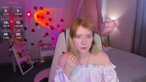 Snapshot of elira_vane chatting on July 7, 3:09 am Elira Vane online show from July 7, 3:09 am