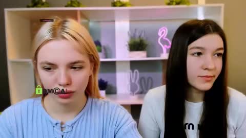 Snapshot of elis_sunny chatting on February 3, 6:40 am elis_sunny online show from February 3, 6:40 am