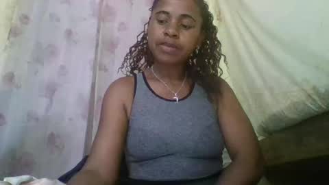 Snapshot of elisa0001 chatting on February 22, 9:59 pm elisa0001 online show from February 22, 9:59 pm