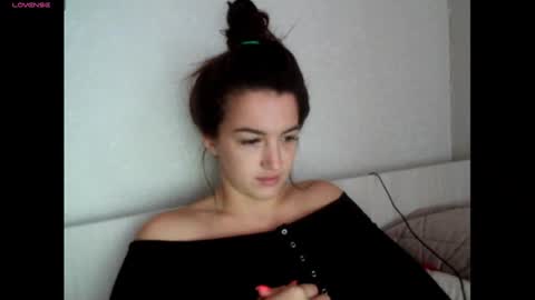 elisa_dove208 online show from September 25, 3:43 am