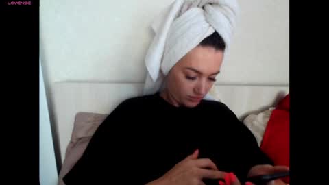 elisa_dove208 online show from October 6, 7:28 am