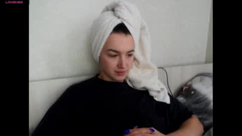 elisa_dove208 online show from December 4, 6:12 am