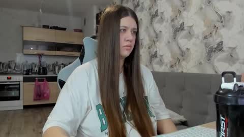 Aletta Oushen online show from December 3, 10:02 am