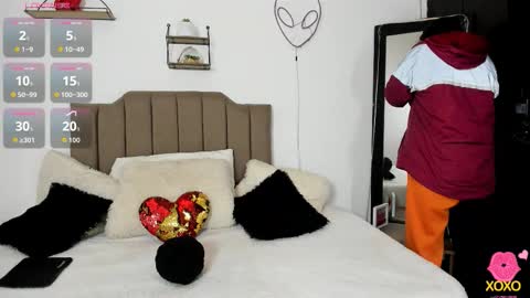 Elizabeth  online show from September 30, 12:10 pm