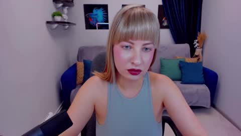 Snapshot of elisabethmills chatting on December 18, 5:52 pm Elisabeth online show from December 18, 5:52 pm