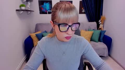 Snapshot of elisabethmills chatting on January 12, 11:28 am Elisabeth online show from January 12, 11:28 am