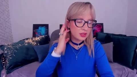 Snapshot of elisabethmills chatting on February 22, 11:35 am Elisabeth online show from February 22, 11:35 am