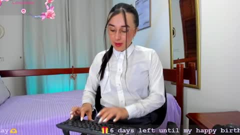 Snapshot of elisabetta_amour chatting on May 15, 10:11 am Eli online show from May 15, 10:11 am
