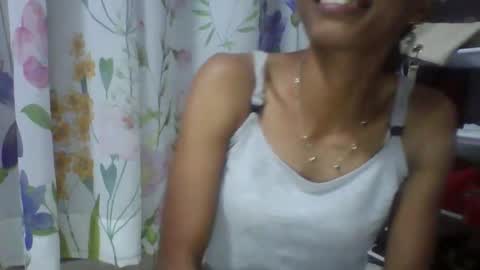 Snapshot of elisacich chatting on February 22, 4:38 pm elisacich online show from February 22, 4:38 pm