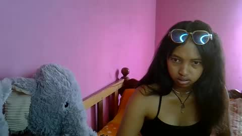 Snapshot of elisah01 chatting on February 6, 4:28 am elisah01 online show from February 6, 4:28 am