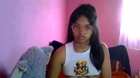 elisah01 online show from June 2, 6:04 am