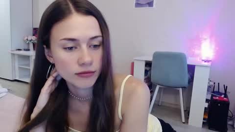 Elis online show from September 13, 2:44 am