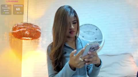 Snapshot of elise_diamond chatting on October 24, 11:34 pm Elise diamond online show from October 24, 11:34 pm
