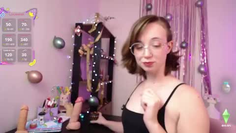 Snapshot of elise_nyx chatting on February 21, 5:47 pm elise_nyx online show from February 21, 5:47 pm