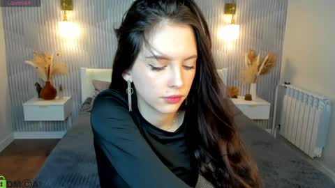 Elise online show from April 4, 9:07 am