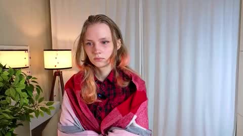 Viola online show from November 18, 1:11 am