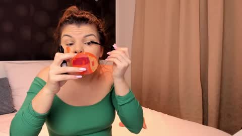 Snapshot of elisetyler89 chatting on January 9, 9:37 pm Elly online show from January 9, 9:37 pm