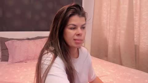 Elly online show from November 4, 8:57 am