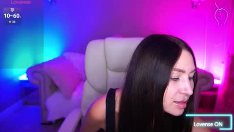 elisevelour online show from October 24, 12:45 pm