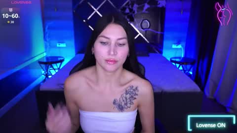 elisevelour online show from November 8, 2:06 pm