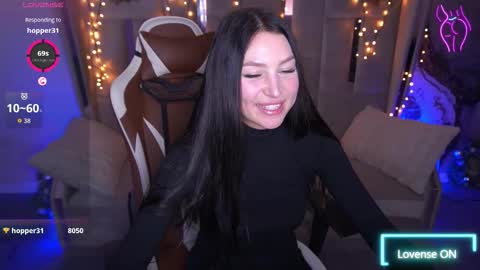 elisevelour online show from February 14, 2:25 pm