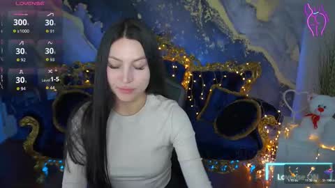 elisevelour online show from March 3, 2:01 pm