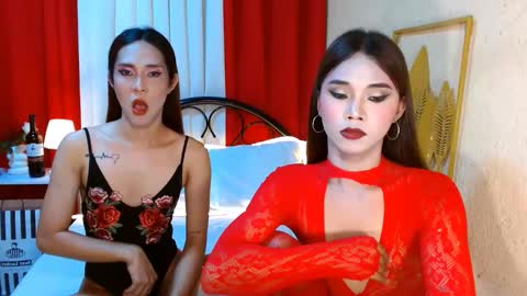 Snapshot of elissemoree chatting on April 22, 5:43 am elissemoree online show from April 22, 5:43 am