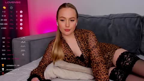 Eliss  online show from February 4, 8:38 pm