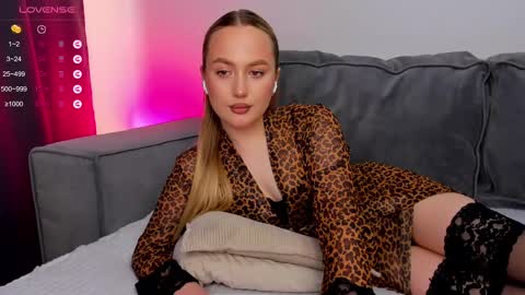 Eliss  online show from March 8, 10:32 am