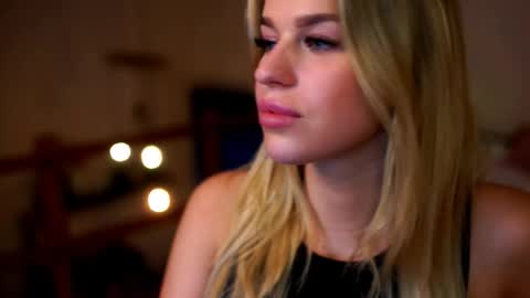 Snapshot of elister_alison chatting on September 26, 2:43 pm Sunflower  online show from September 26, 2:43 pm