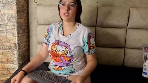 Snapshot of elisvega chatting on February 3, 7:02 am elisvega online show from February 3, 7:02 am