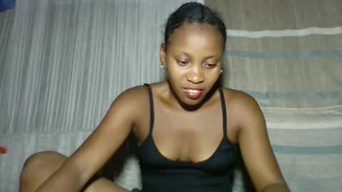 elita12010 online show from April 12, 11:59 am