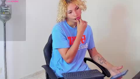Snapshot of elite__models chatting on July 19, 7:50 pm Valentino Konny y Jhon online show from July 19, 7:50 pm