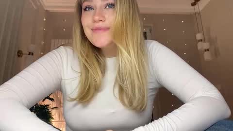 Stephanie online show from March 10, 11:10 pm