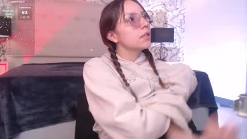 Eliza online show from October 14, 7:47 pm