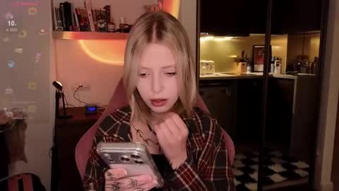 Elizabeth online show from November 26, 12:06 pm