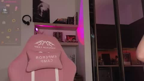 Snapshot of eliza_sadcat chatting on February 13, 3:19 pm Elizabeth online show from February 13, 3:19 pm