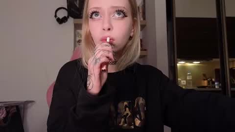 Snapshot of eliza_sadcat chatting on March 11, 6:36 pm Elizabeth online show from March 11, 6:36 pm