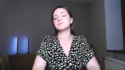 Elizabeth online show from October 17, 8:33 pm