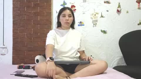 Snapshot of elizabeth_evanz chatting on February 2, 2:38 am elizabeth online show from February 2, 2:38 am