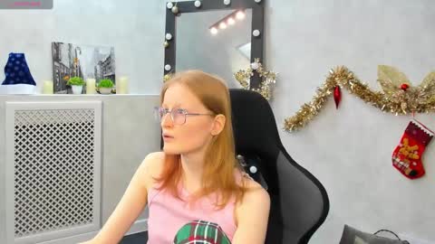 Snapshot of elizabeth_harpper chatting on January 18, 8:31 am Elizabeth online show from January 18, 8:31 am