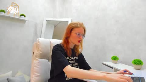 Snapshot of elizabeth_harpper chatting on March 10, 8:15 am Elizabeth online show from March 10, 8:15 am