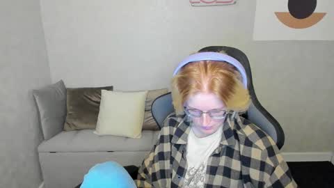 Snapshot of elizabeth_harpper chatting on September 23, 1:52 am Elizabeth online show from September 23, 1:52 am