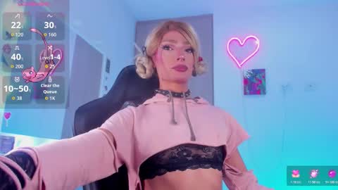 Snapshot of elizabeth_jones_01 chatting on November 16, 7:36 am Eli online show from November 16, 7:36 am